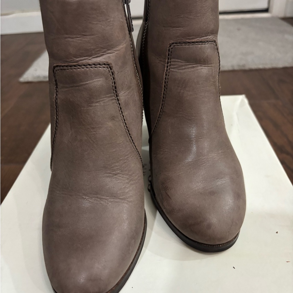 Coach Women's Ankle Booties Size 6 Color Smoke - Picture 5 of 7